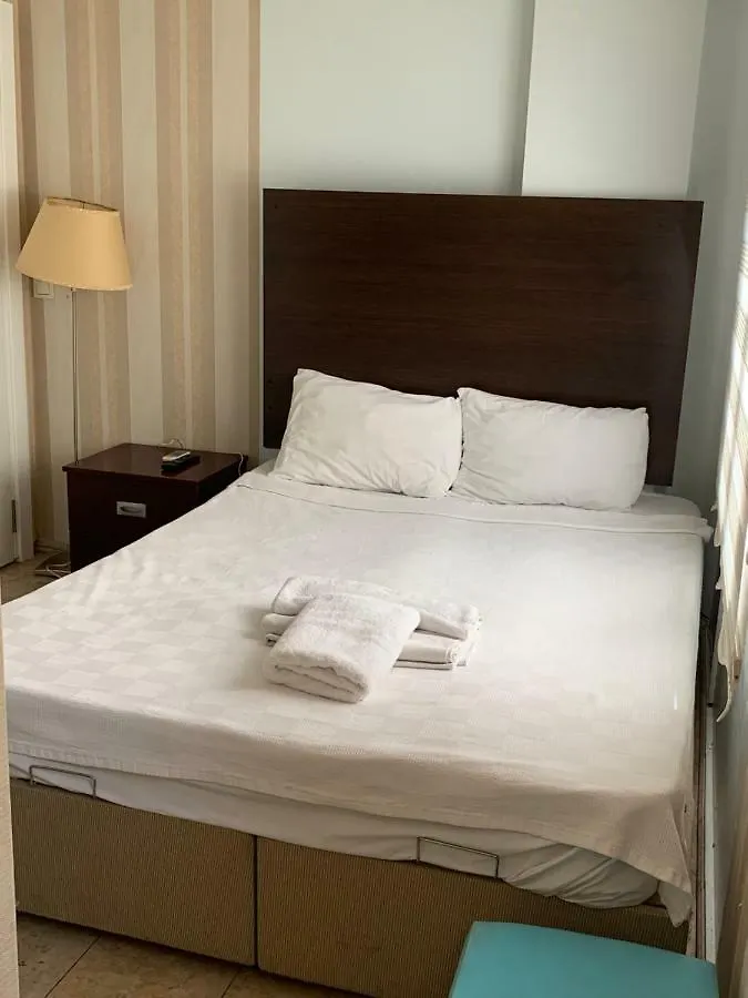 فندق أجنحة عمر سلطان اسطنبول 4*,